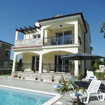 Luka Apartent Gray Holiday home